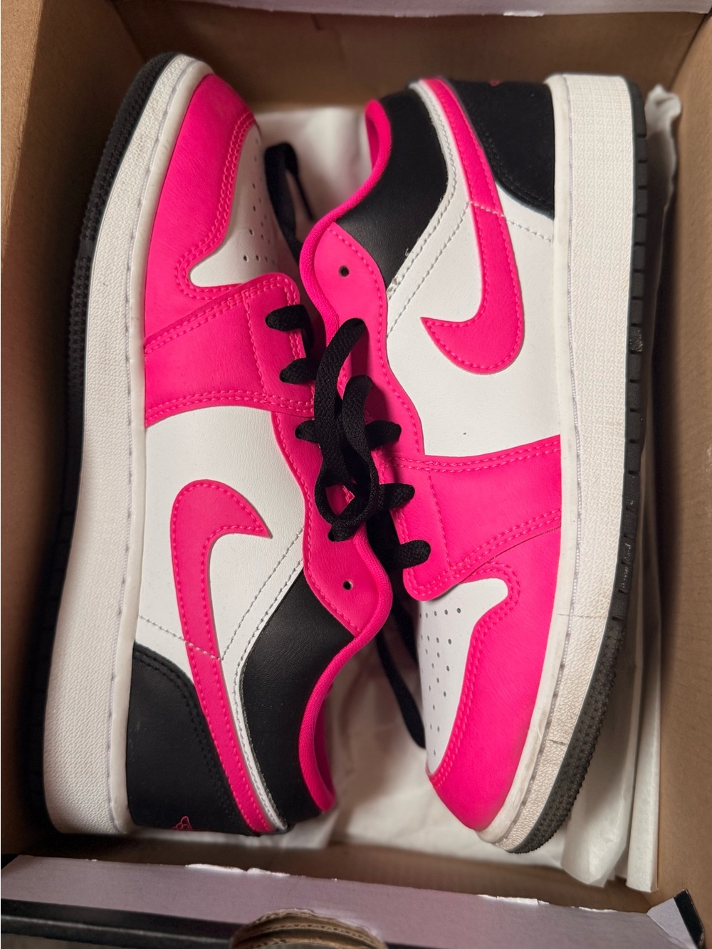 Nike Kids Pink White Black Low-Top Sneakers
